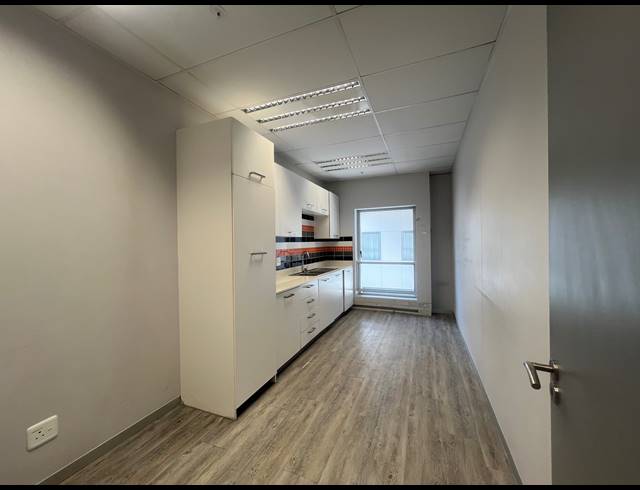 918M² OFFICE TO LET IN ROSEBANK